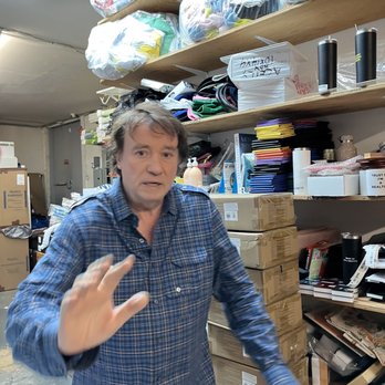 Kitson - Manager guy who refused to serve me because I was wearing a mask at Kitson on Robertson. - Accessories Near Me - Los Angeles, California Kitson - Manager guy who refused to serve me because I was wearing a mask at Kitson on Robertson. - Accessories Near Me - Los Angeles, California