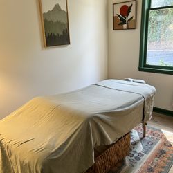 Healing Farmacy - Massage or acupuncture treatment room