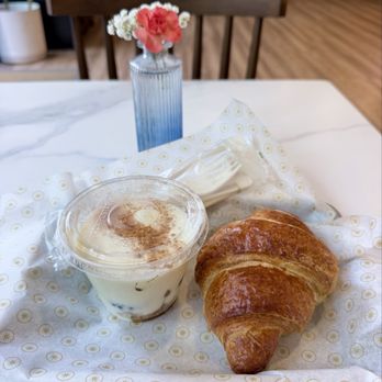 Poesia Cafe - yogurt parfait, vegan cornetto - Cafes Near Me - San Francisco, California Poesia Cafe - yogurt parfait, vegan cornetto - Cafes Near Me - San Francisco, California