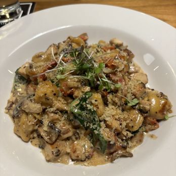 East End Grill - Chicken mushroom gnocchi - New American Near Me - Lafayette, Indiana East End Grill - Chicken mushroom gnocchi - New American Near Me - Lafayette, Indiana