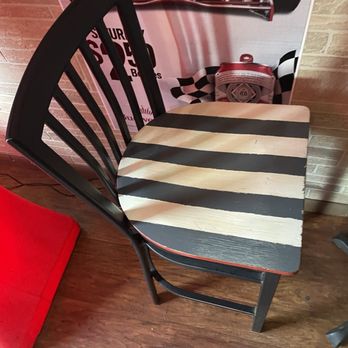 Checkered Flag Tavern - Seat - Pubs Near Me - Indianapolis, Indiana