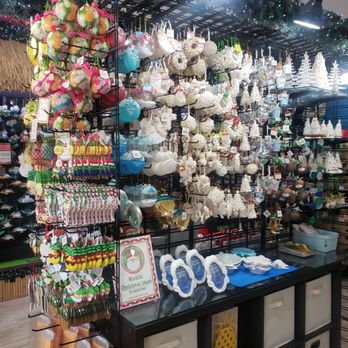 Waikiki Christmas Store - Home Decor Near Me - Honolulu, Hawaii Waikiki Christmas Store - Home Decor Near Me - Honolulu, Hawaii