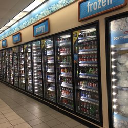 RaceTrac - Tons of canned drinks