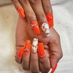 Studio Nails & Spa - Fullset acrylic with marble and gemstones