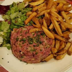 Café des Anges - Steak tartar, wonderful!