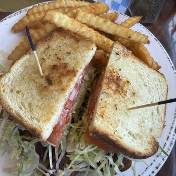 Blue Ox Cafe - Pretty good BLT - Bars Near Me - Klamath, California