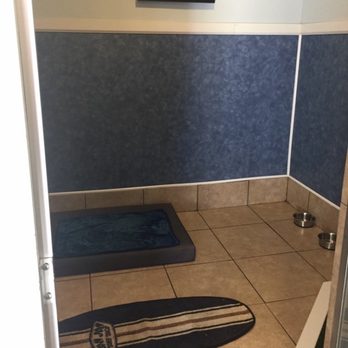 Petopia Pet Resort - Bentley suite - Pet Sitting Near Me - Orange, California Petopia Pet Resort - Bentley suite - Pet Sitting Near Me - Orange, California