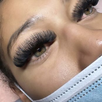 Mamacitas Lashes - Volume set - Eyelash Service Near Me Mamacitas Lashes - Volume set - Eyelash Service Near Me