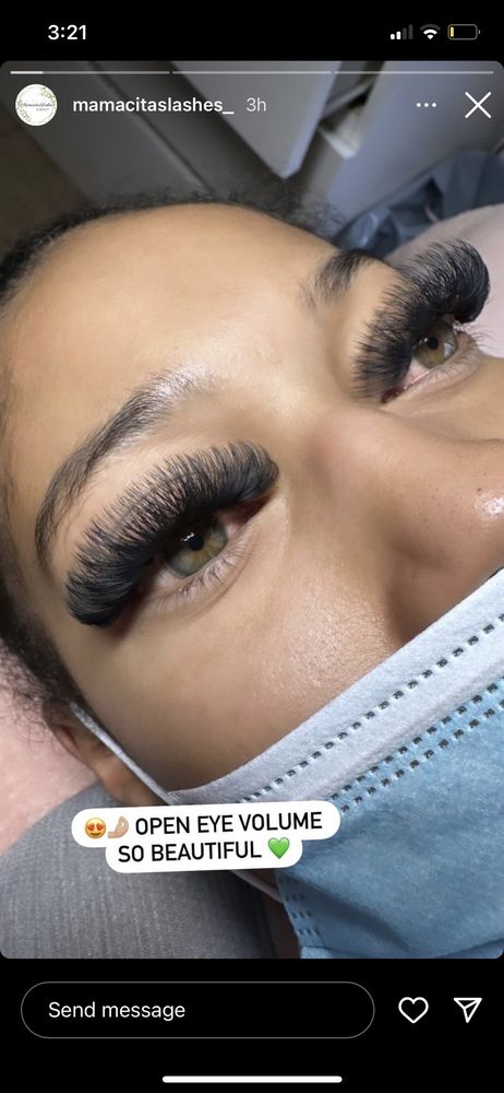 Mamacitas Lashes Logo