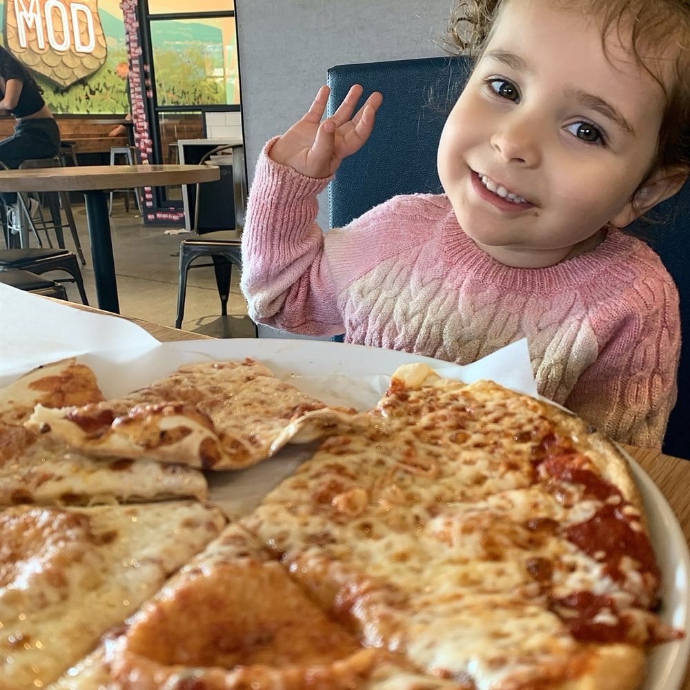 The Maddie pizza (cheese only)