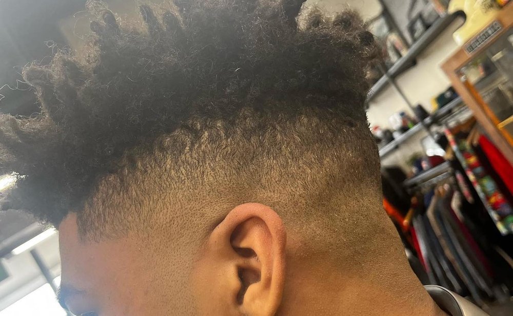 Fades by Phee Logo