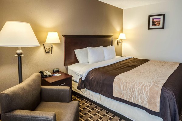 Comfort Inn Suites Overland Park Kansas City South Closed