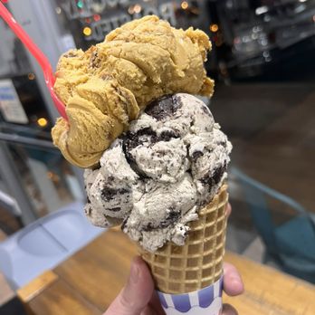 Frannie's - Salted caramel & cookies + cream - Ice Cream & Frozen Yogurt Near Me - Prescott, Arizona