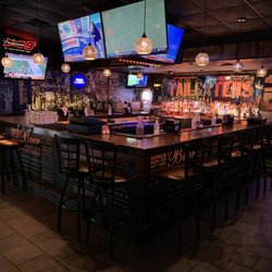 Tailgater's Pub And Grub - Bar area
