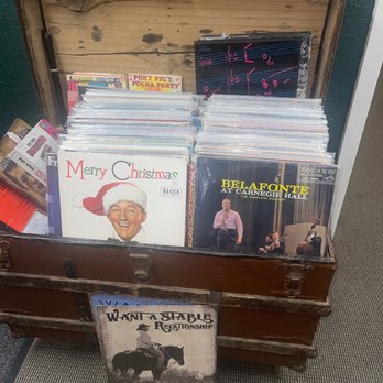Retro Now - Used, Vintage & Consignment Near Me - Martinez, California