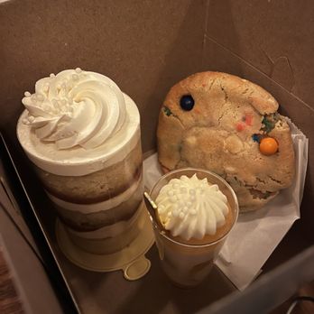 Sewell Sweets - Munchie Box - Small - Custom Cakes Near Me - Salem, Oregon