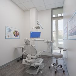 Dentists in San Diego, CA.