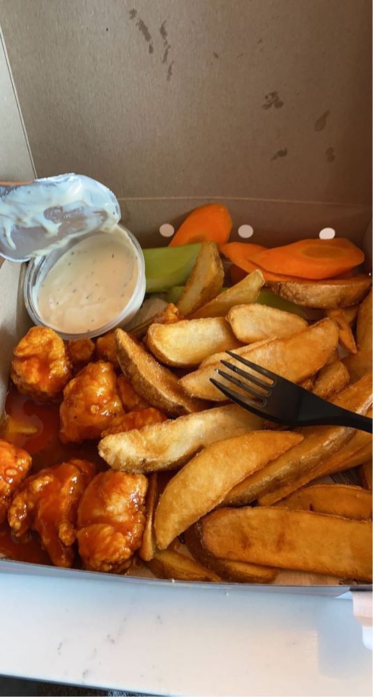 WINGSUP! Updated September 2024 22 Photos & 14 Reviews 228 Main