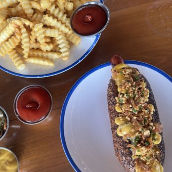 Gramps Getaway - Best hot dog I've had in my entire life. - Dive Bars Near Me - Key Biscayne, Florida