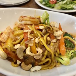 Arthur Street Kitchen Bar - Thai peanut noodle bowl