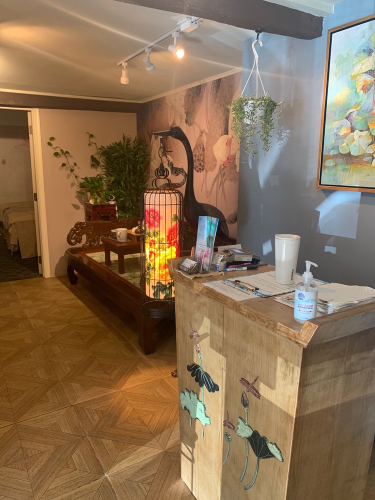 ASIAN LOTUS RETREAT Updated August 2024 10 Photos 7 Old Hwy 22