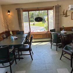 Apple Lodge Eatery - Main dining area
