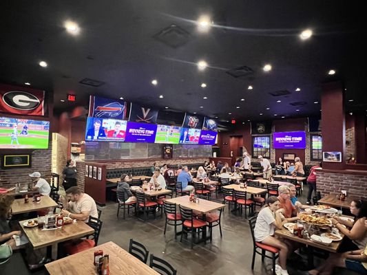 Frank & Teressa's Anchor Bar by null