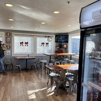 Ginochio's Kitchen - Indoor seating area - Seafood Near Me - Bodega Bay, California