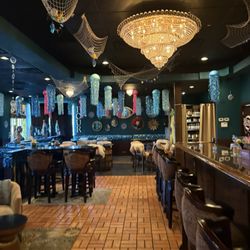 Pour Cocktail Bar & Bites