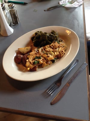 Horn's Eatery by null