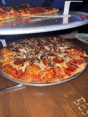 Caveman Cavey's Pizza by null