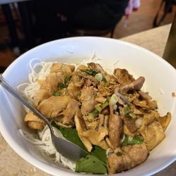 Huong Vietnamese Restaurant - 15. Bun Heo Nuong + Cha Gio  or Bo Nuong + Cha Gio (vermicelli with grilled pork and spring roll)