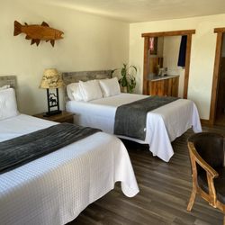 7 Gables Resort