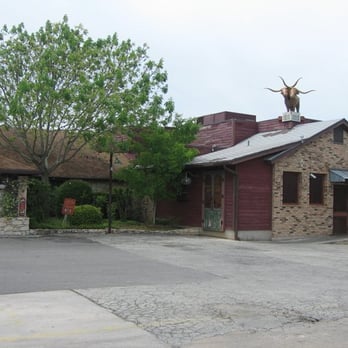The County Line - front of the restaurant from the parking lot - Barbeque Near Me - Austin, Texas The County Line - front of the restaurant from the parking lot - Barbeque Near Me - Austin, Texas