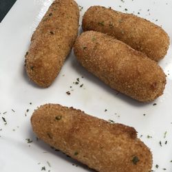 El Rincon Cubano Restaurant - Croqueta de pescado (fish croquettes)