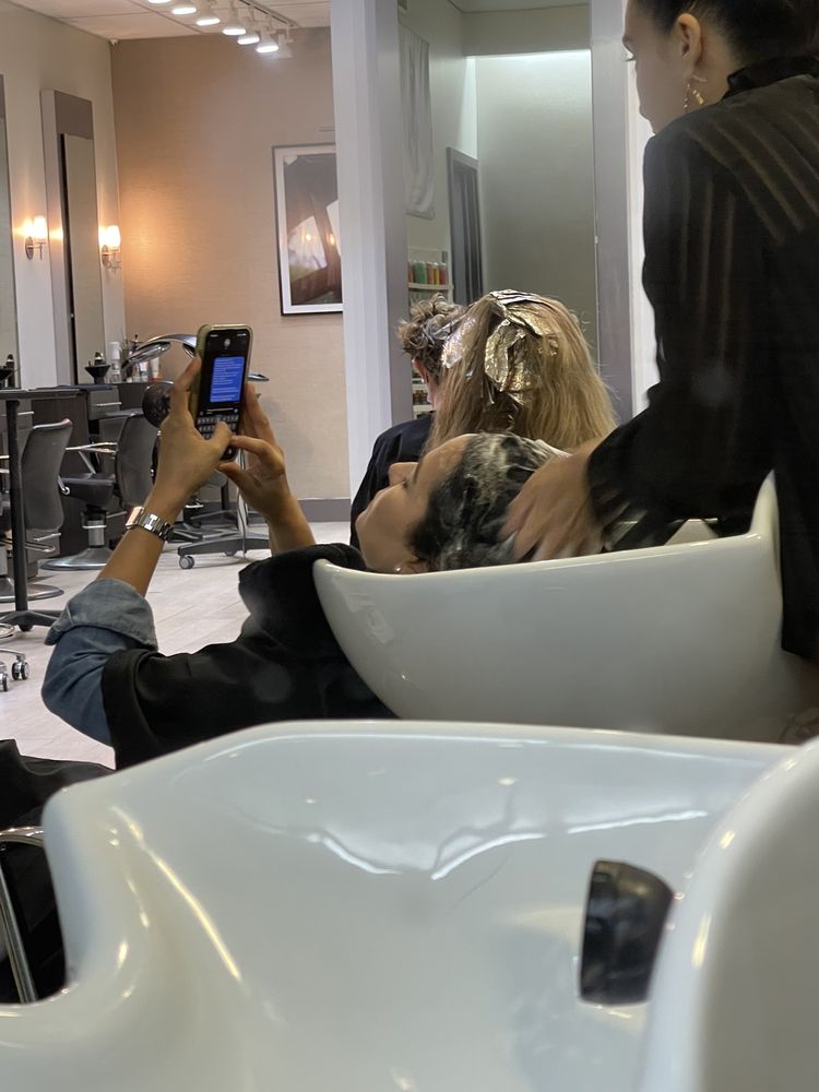 Tricho Salon Image