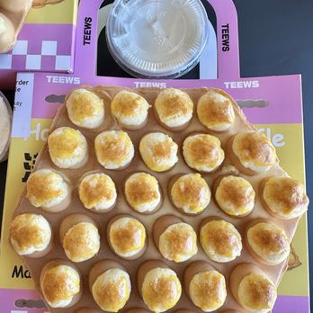 Teews - Pineapple Bun Bubble Waffle - Desserts Near Me - Shoreline, Washington