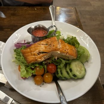 Brewsters Bar & Grill - Grilled Salmon  Salad - New American Near Me - Galt, California