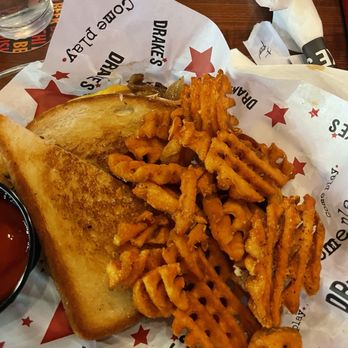 Drakes - Patty melt - Sushi Bars Near Me - O'Fallon, Missouri