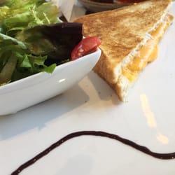 Cocoa Mountain - Gills toastie and salad