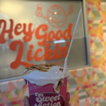 Sweet Action - marshmallow cloud - Ice Cream & Frozen Yogurt Near Me - Denver, Colorado