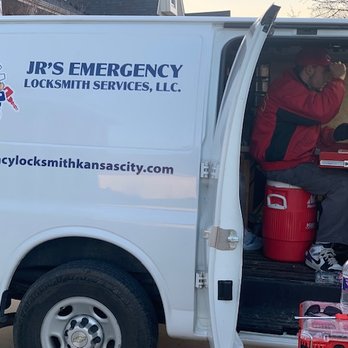 JR'S Emergency Locksmith Service - Keys & Locksmiths Near Me - Lees Summit, Missouri