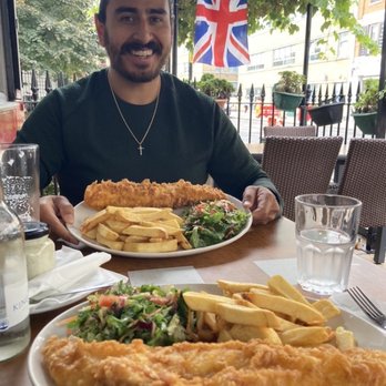 The Golden Chippy - Large Cod and chips! - Fish & Chips Near Me - London, XGL The Golden Chippy - Large Cod and chips! - Fish & Chips Near Me - London, XGL