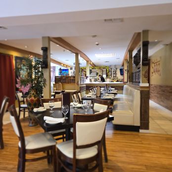 Saaz Indian Cuisine - Dining room - Indian Near Me - Southampton, New York Saaz Indian Cuisine - Dining room - Indian Near Me - Southampton, New York