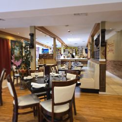 Saaz Indian Cuisine - Dining room