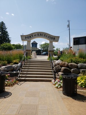 Haskell's Port of Excelsior by null