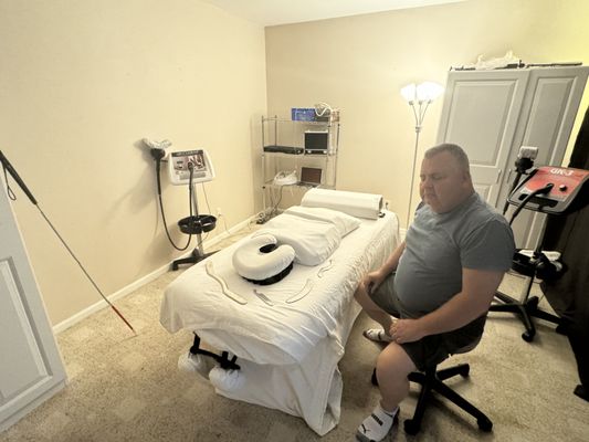 Migraine Treatment - Low level laser therapy is a painless, non-invasive, drug-free treatment which is used to treat a variety of pain syndromes.
Cold Laser therapy can be used any time a patient requests or needs a drugless procedure for the control of pain when conventional therapies have been ineffective or when the acceleration of healing from injuries is desired. Around the world, laser therapy is rapidly becoming a medical therapy that can heal wounds and fractures up to 60% faster and also reduce the cost of treatment for many conditions. In the UK, LLLT has become the treatment of choice for soft tissue (whiplash) injuries and for the treatment of painful, post herpetic neuralgia (shingles pain). Migraine Treatment - Low level laser therapy is a painless, non-invasive, drug-free treatment which is used to treat a variety of pain syndromes.
Cold Laser therapy can be used any time a patient requests or needs a drugless procedure for the control of pain when conventional therapies have been ineffective or when the acceleration of healing from injuries is desired. Around the world, laser therapy is rapidly becoming a medical therapy that can heal wounds and fractures up to 60% faster and also reduce the cost of treatment for many conditions. In the UK, LLLT has become the treatment of choice for soft tissue (whiplash) injuries and for the treatment of painful, post herpetic neuralgia (shingles pain).