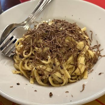 Trattoria Buzzino - Taglierini Al Tartufo Nero Fresco - Trattorie Near Me - Florence, FI Trattoria Buzzino - Taglierini Al Tartufo Nero Fresco - Trattorie Near Me - Florence, FI