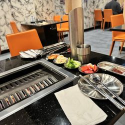 Bulgogi House - Table setting with grill
