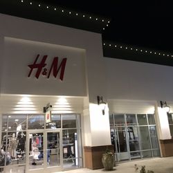 H&M - The Front at Night